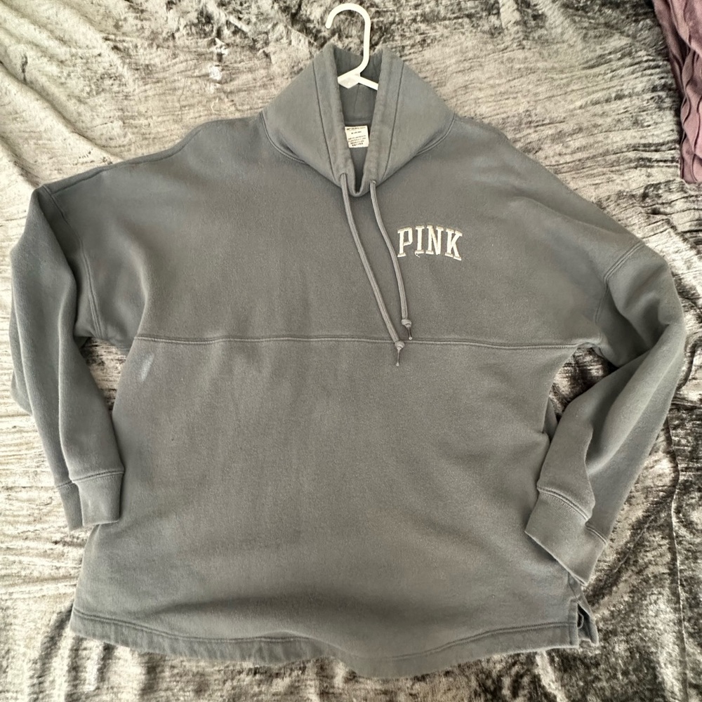 VS PINK Sweater 🤍